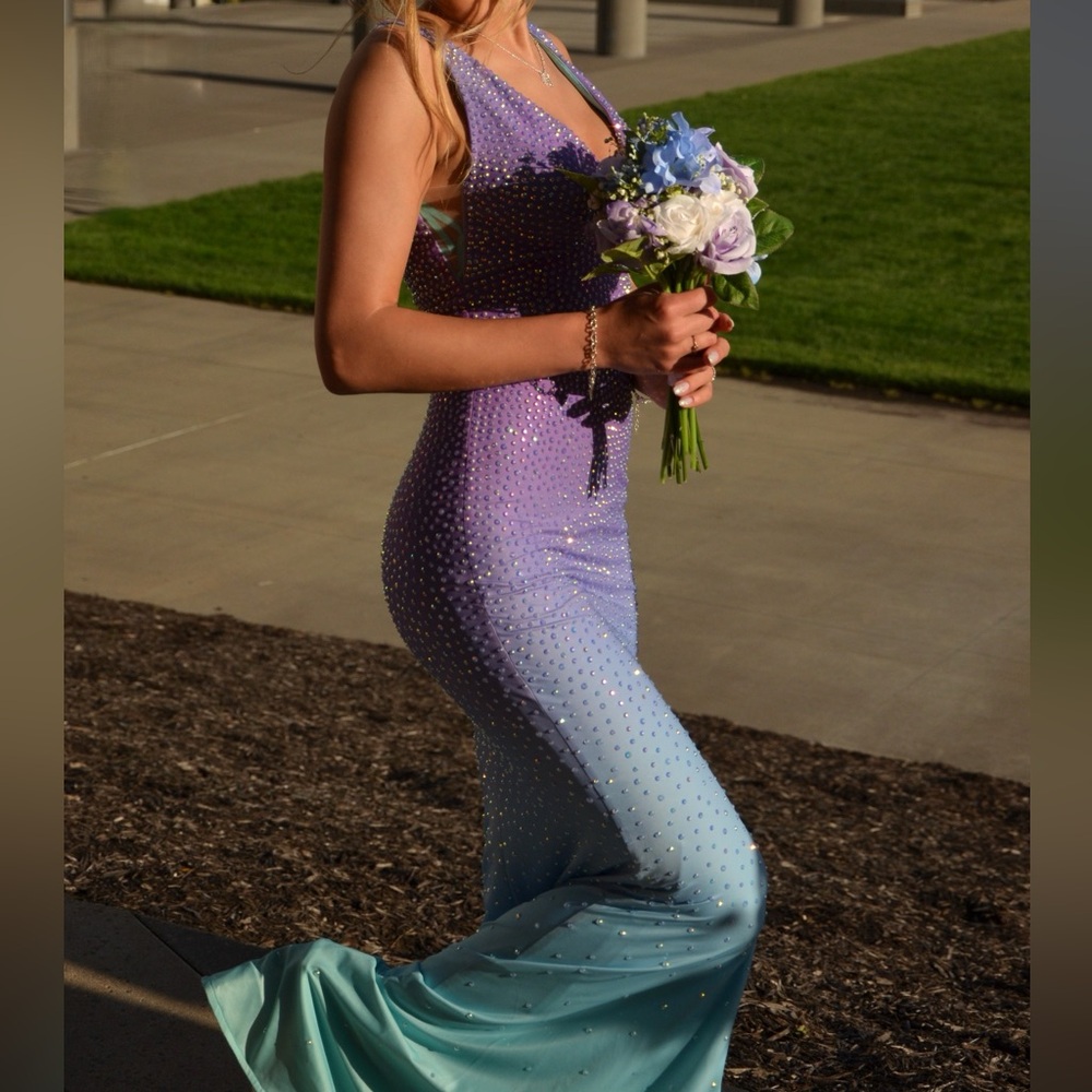 Jonathan Kayne Prom Dress 
Size 0
Wore once
OG $600